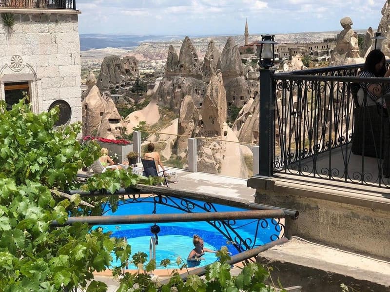 Hermes Cave Hotel