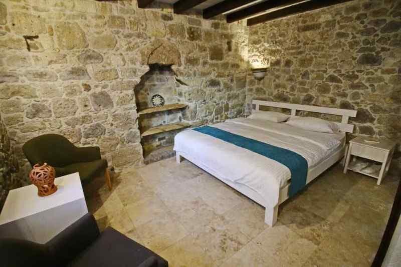 Homeros Butik Otel Çandarlı