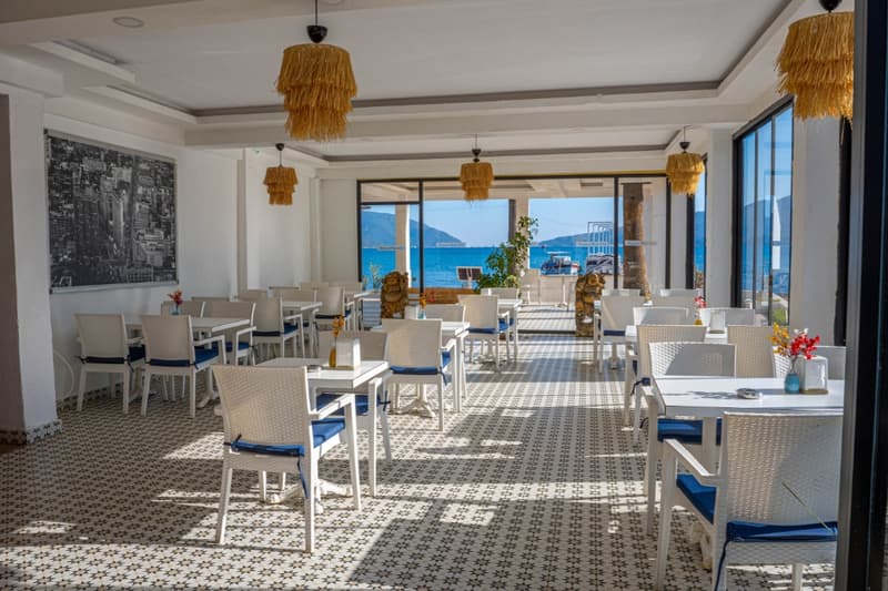 Honeymoon Beach Hotel