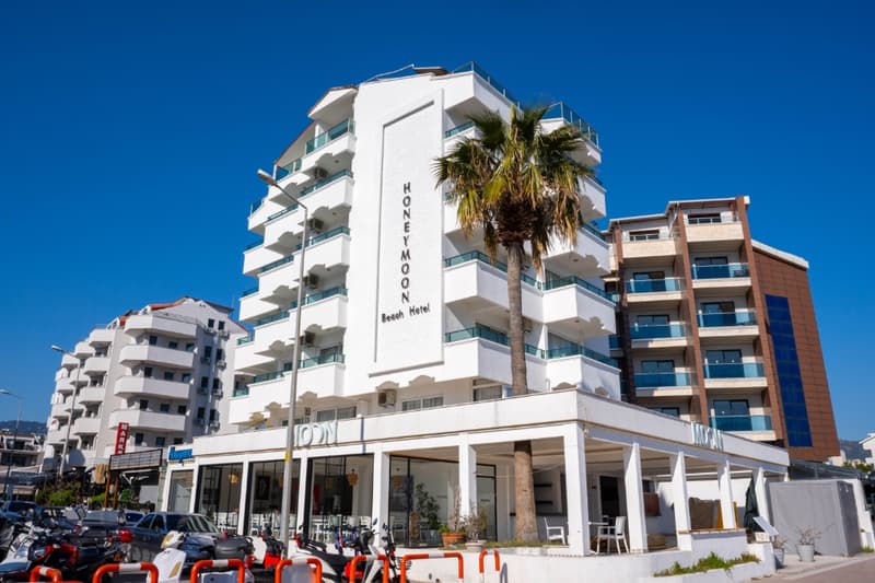 Honeymoon Beach Hotel