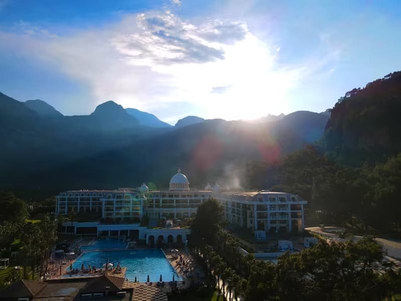 Juju Premier Palace