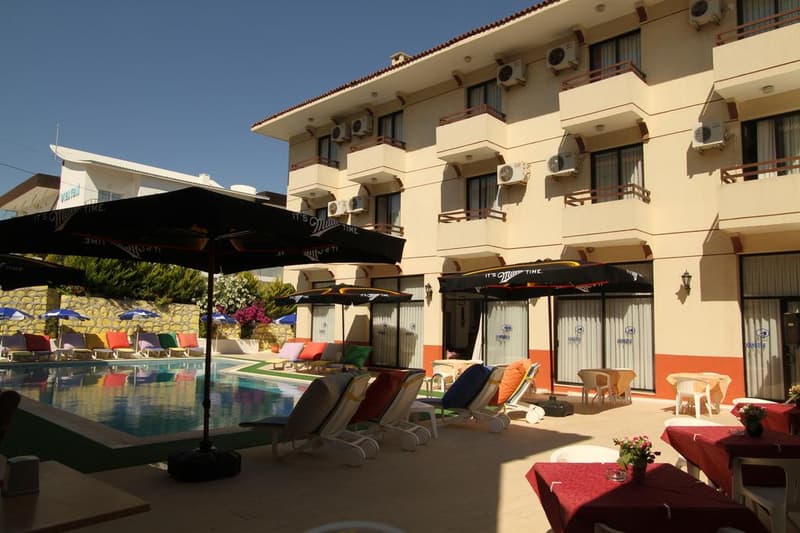 Kanarya Hotel