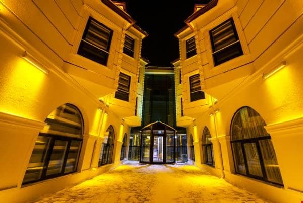 Kars-ı Şirin Otel