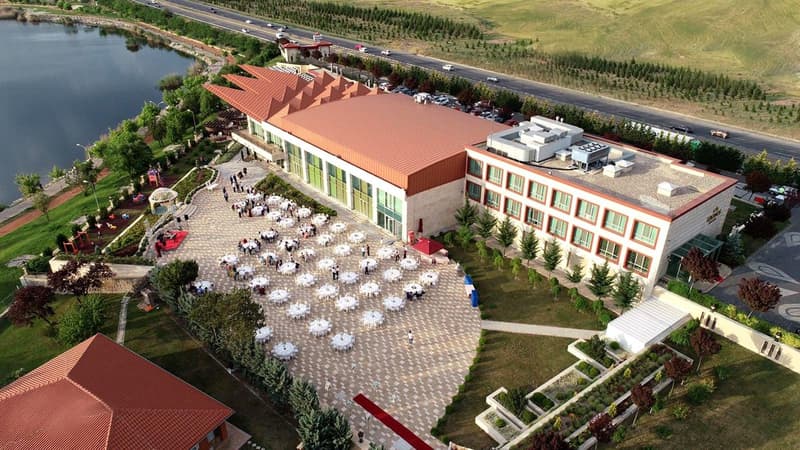 Kronos Hotel