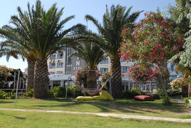 Ladin Otel Çeşme