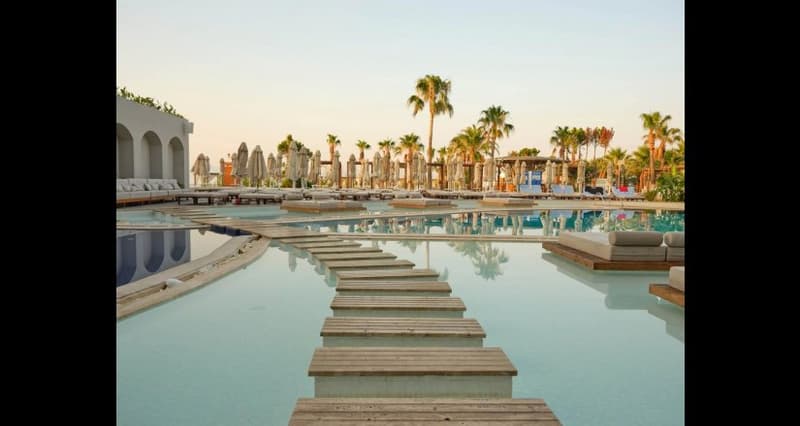 Laur Hotels Experience Elegance