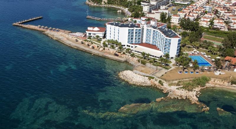 Le Bleu Hotel & Resort