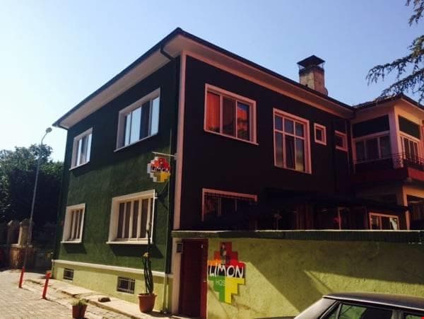 Limon Hostel