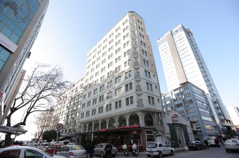 Marla Hotel