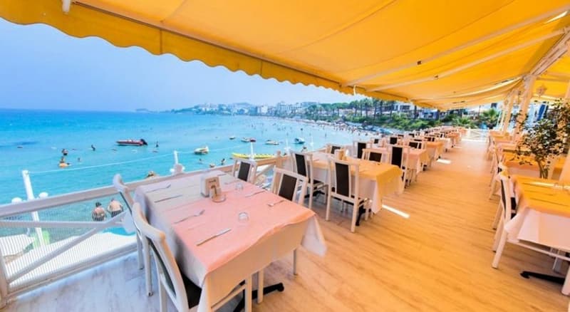 Martı Beach Hotel Kuşadası