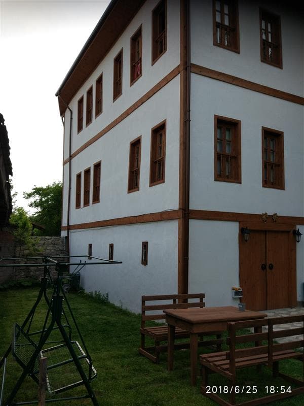 Melek Hanım Konağı