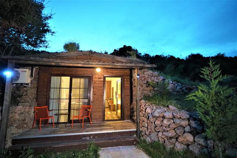Milyos Hobbit Hotel 