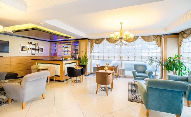 My Rose Hotel