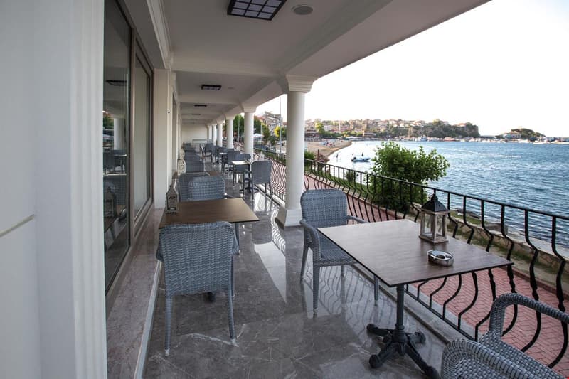 Northdoor Hotel