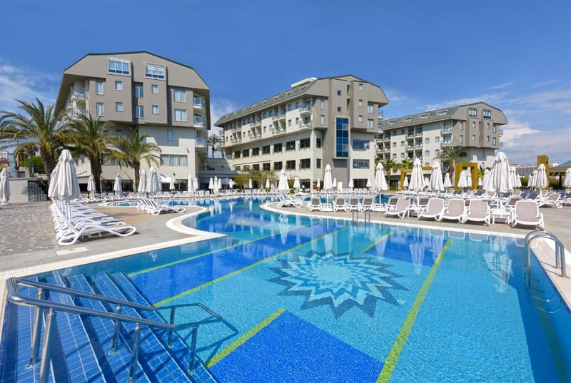 Novum Garden Side Hotel