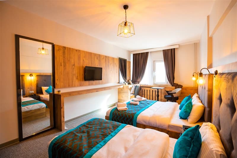 Otel 374