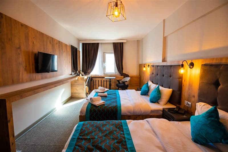 Otel 374