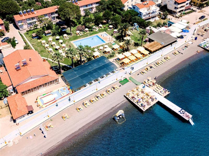 Palm Beach Otel Küçükkuyu