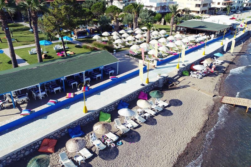 Palm Beach Otel Küçükkuyu