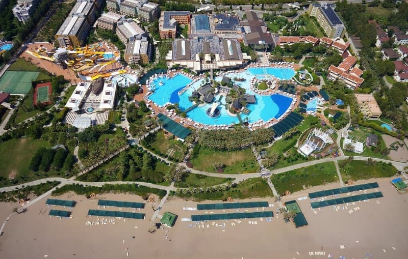 AQI Pegasos World Hotel
