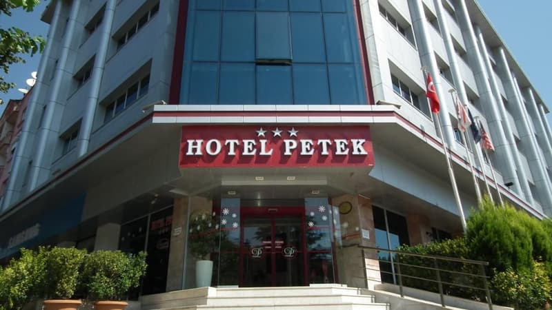 Petek Hotel