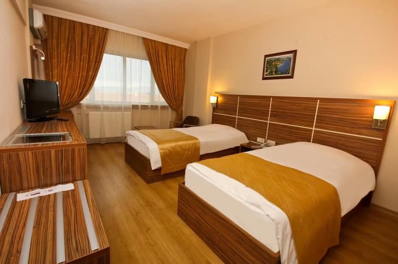 Petek Hotel