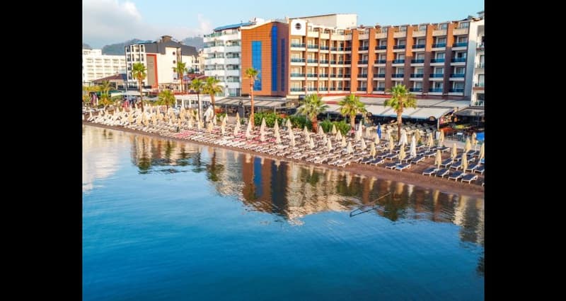 Point Beach Hotel