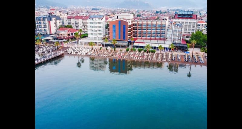 Point Beach Hotel