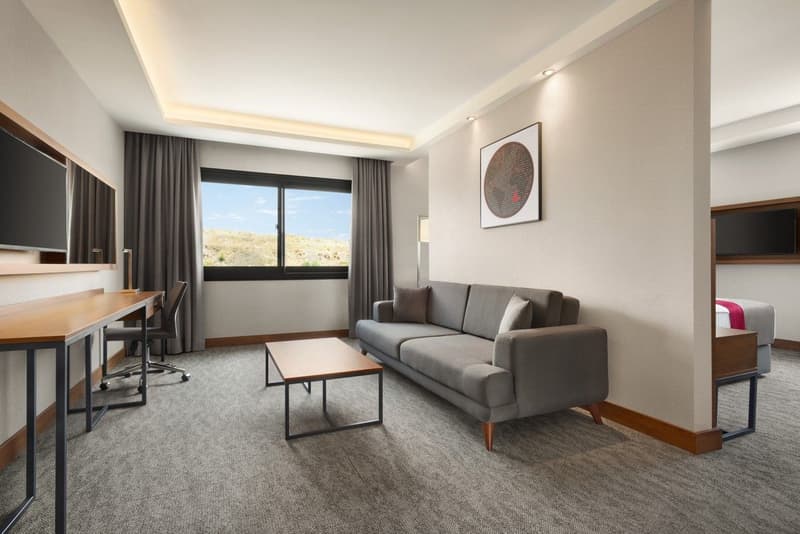 Ramada By Wyndham İzmir Aliağa