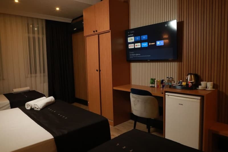 Rays Hotel
