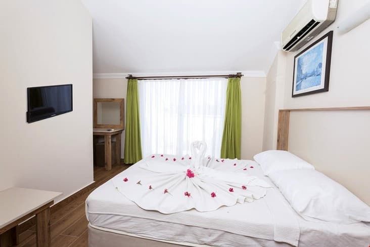 Rich Melissa Hotel