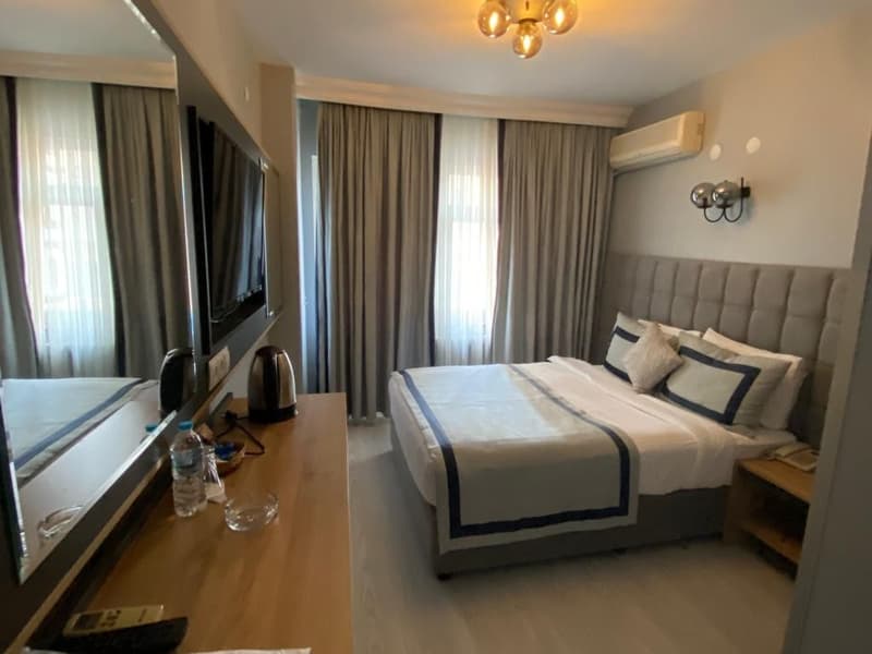 Saros Hotel