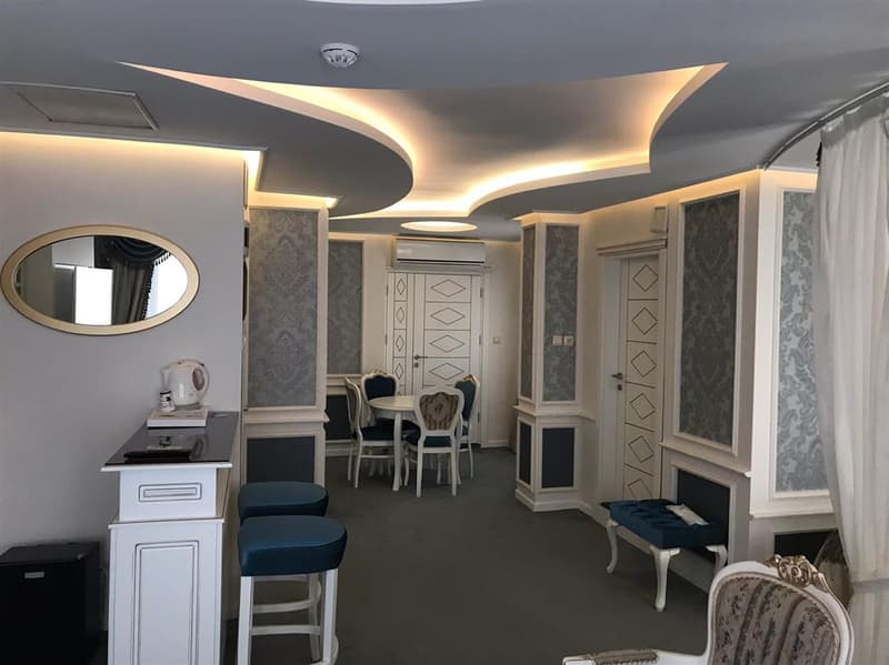 Saros Hotel