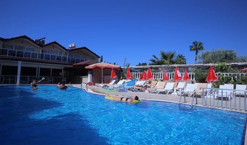 Sayanora Hotel Side