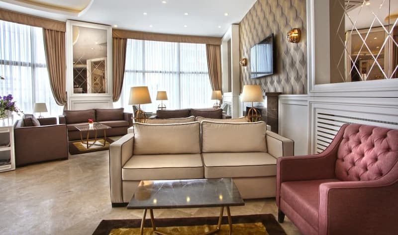 Serenity Suites Airport Hotel