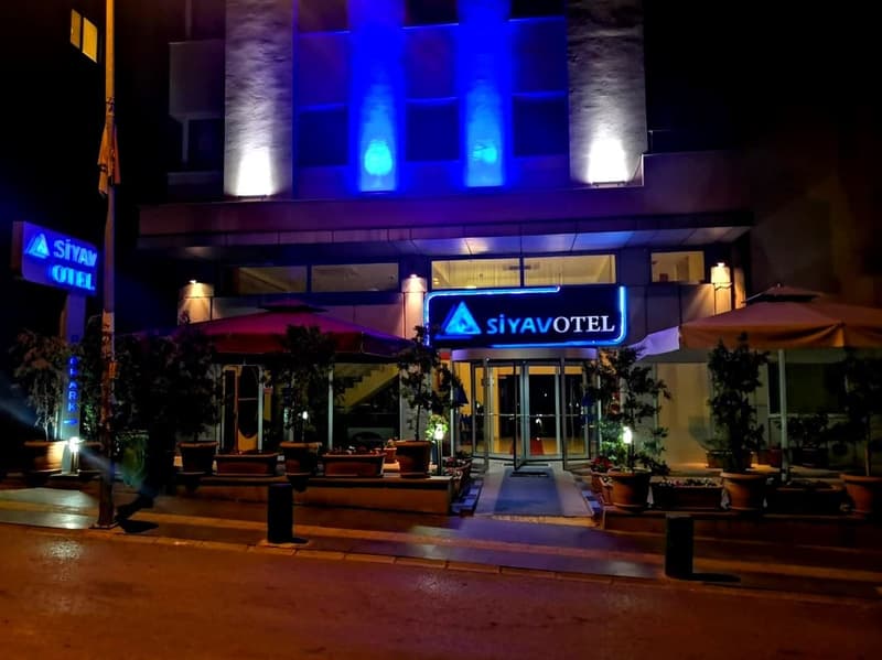 Siyav Hotel