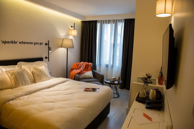 Sparkle Hotel