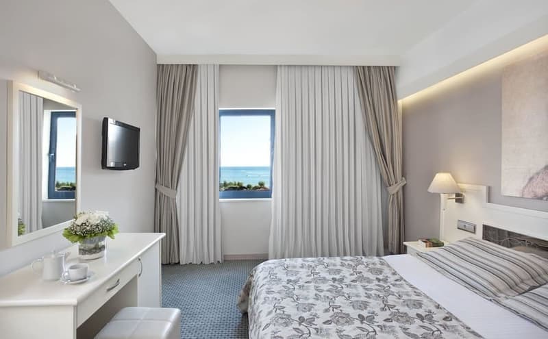 Sunrise Resort Hotel