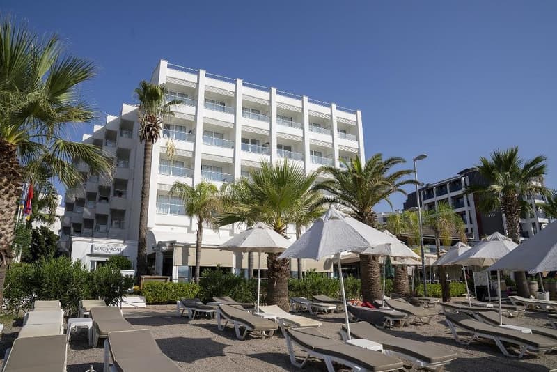The Beachfront Hotel (+16)