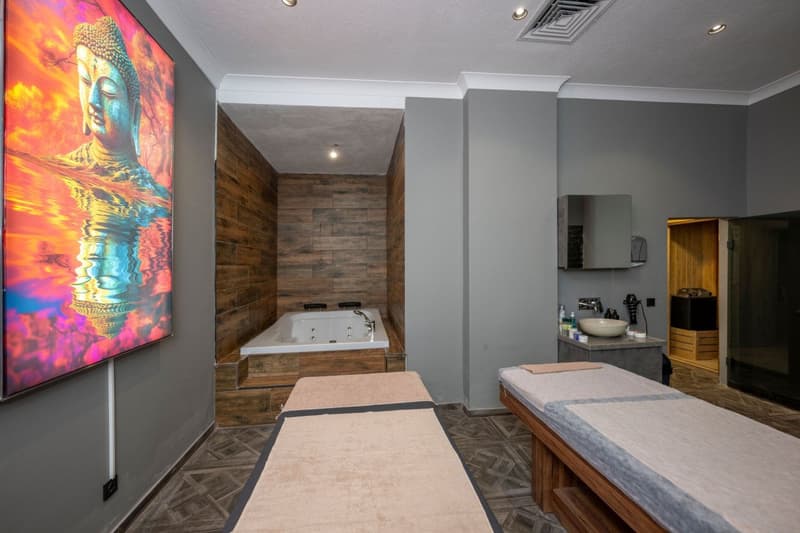 The Nirvanas Hotel