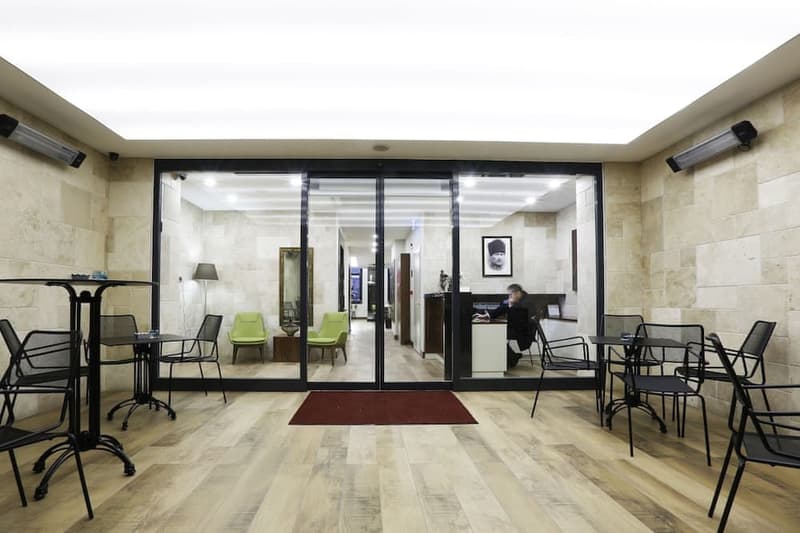 The White Orient Hotel