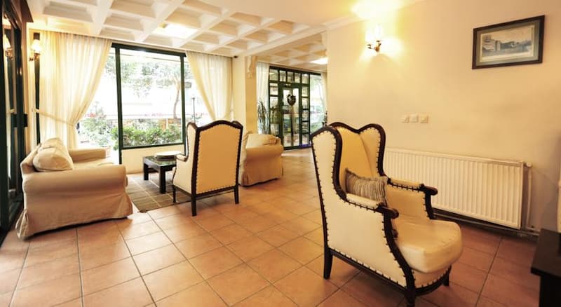Üstün Otel Alsancak