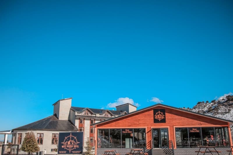 West Davraz Hotel
