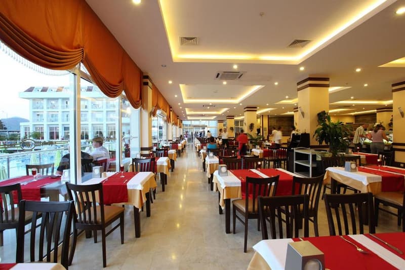White Lilyum Hotel