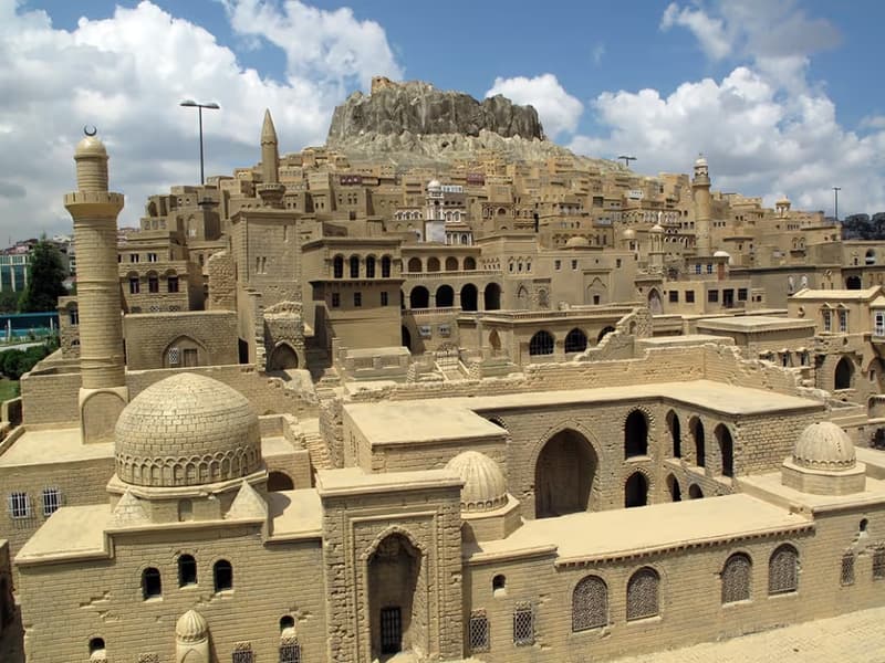 İstanbul Çıkışlı Mardin’in Kadim Mirası: Ezidi ve Süryani Köyleri Turu