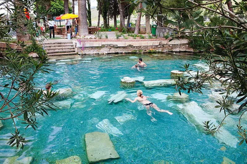 İstanbul Çıkışlı Salda Gölü Pamukkale İzmir Alaçatı Çeşme Turu