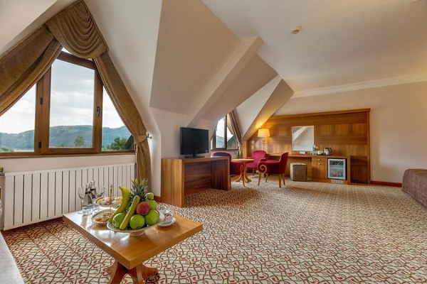 Deluxe Göl Manzaralı Oda Resim