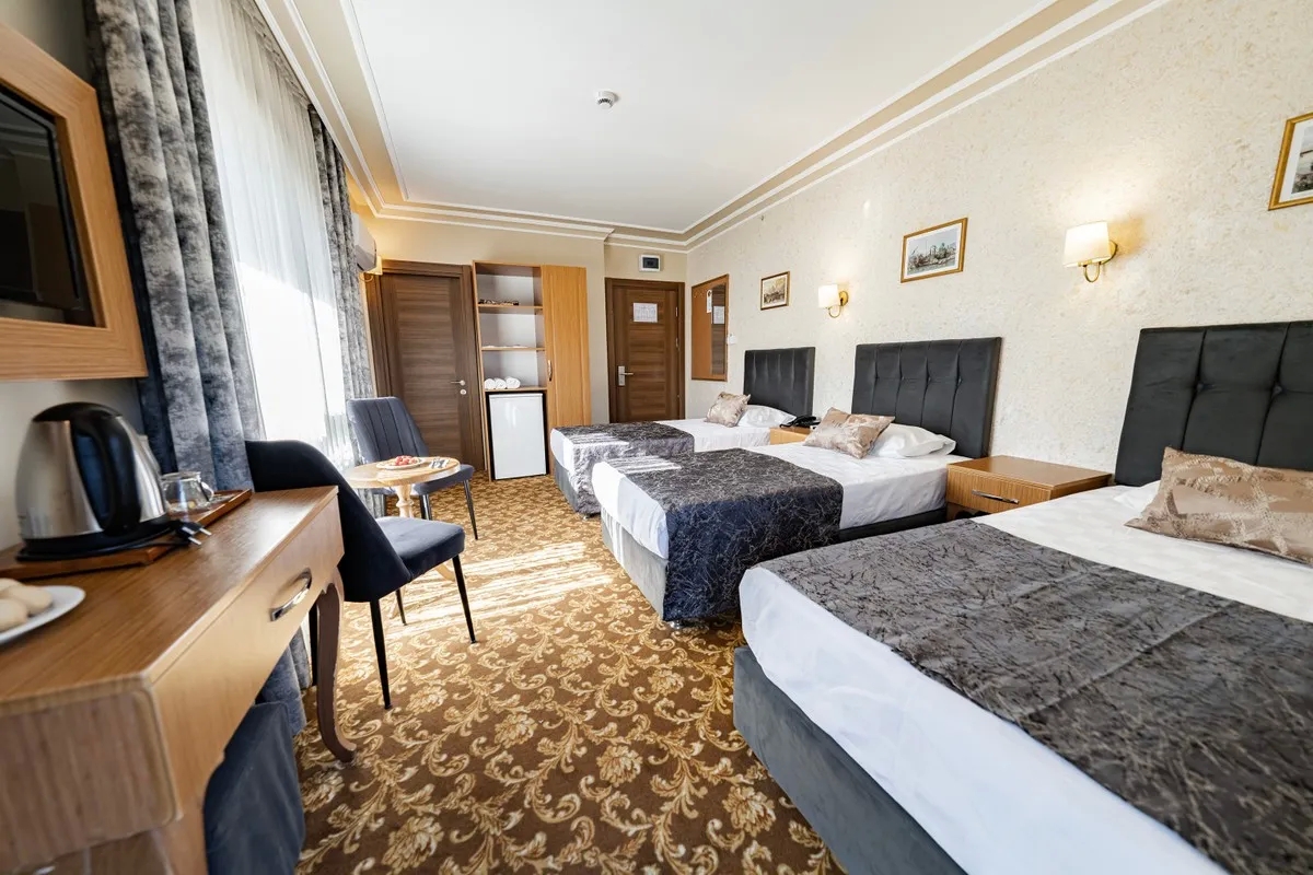 Standart Triple Oda (Balkonlu) Resim