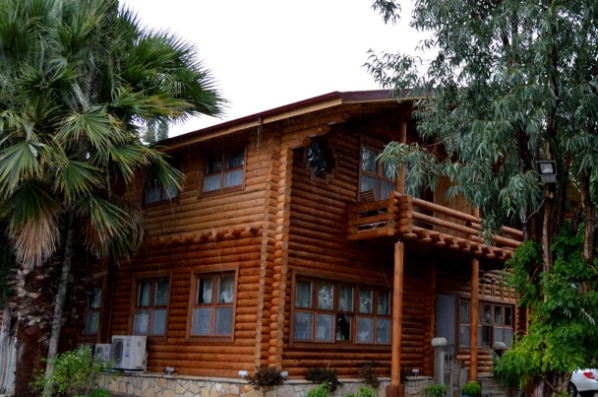Tomruk Balkonlu Resim