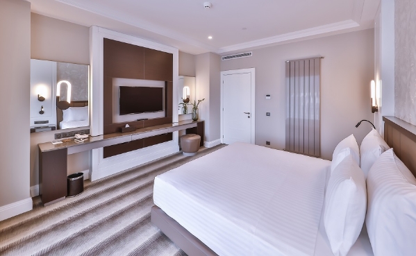 Corner Deluxe Suit Resim